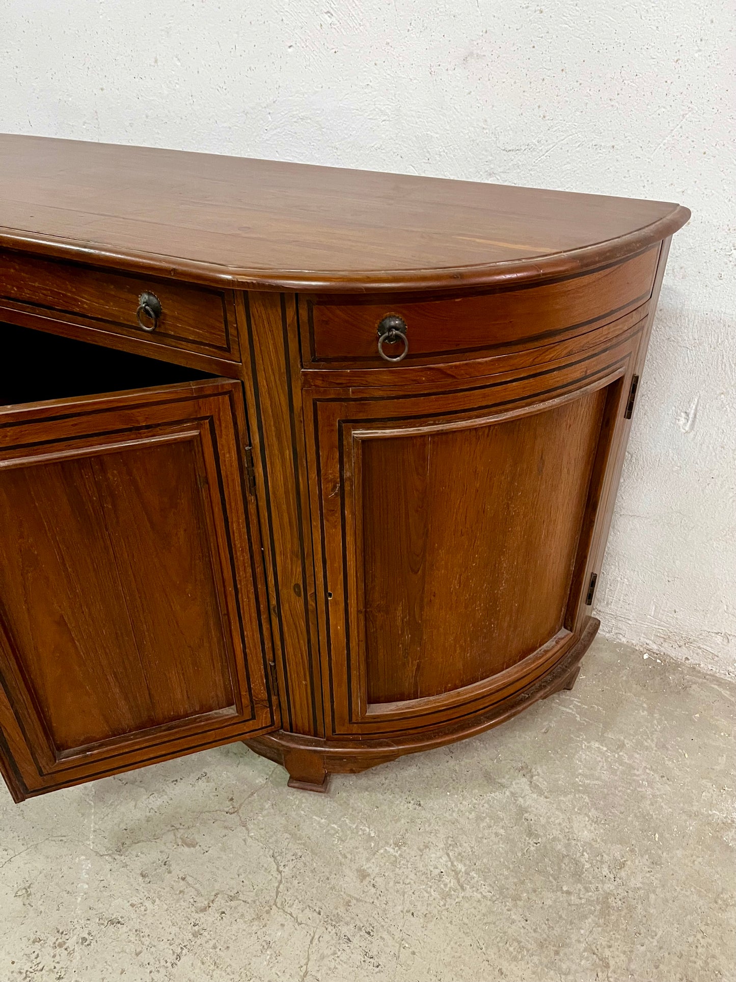 Credenza coloniale con intarsio in legno di teak