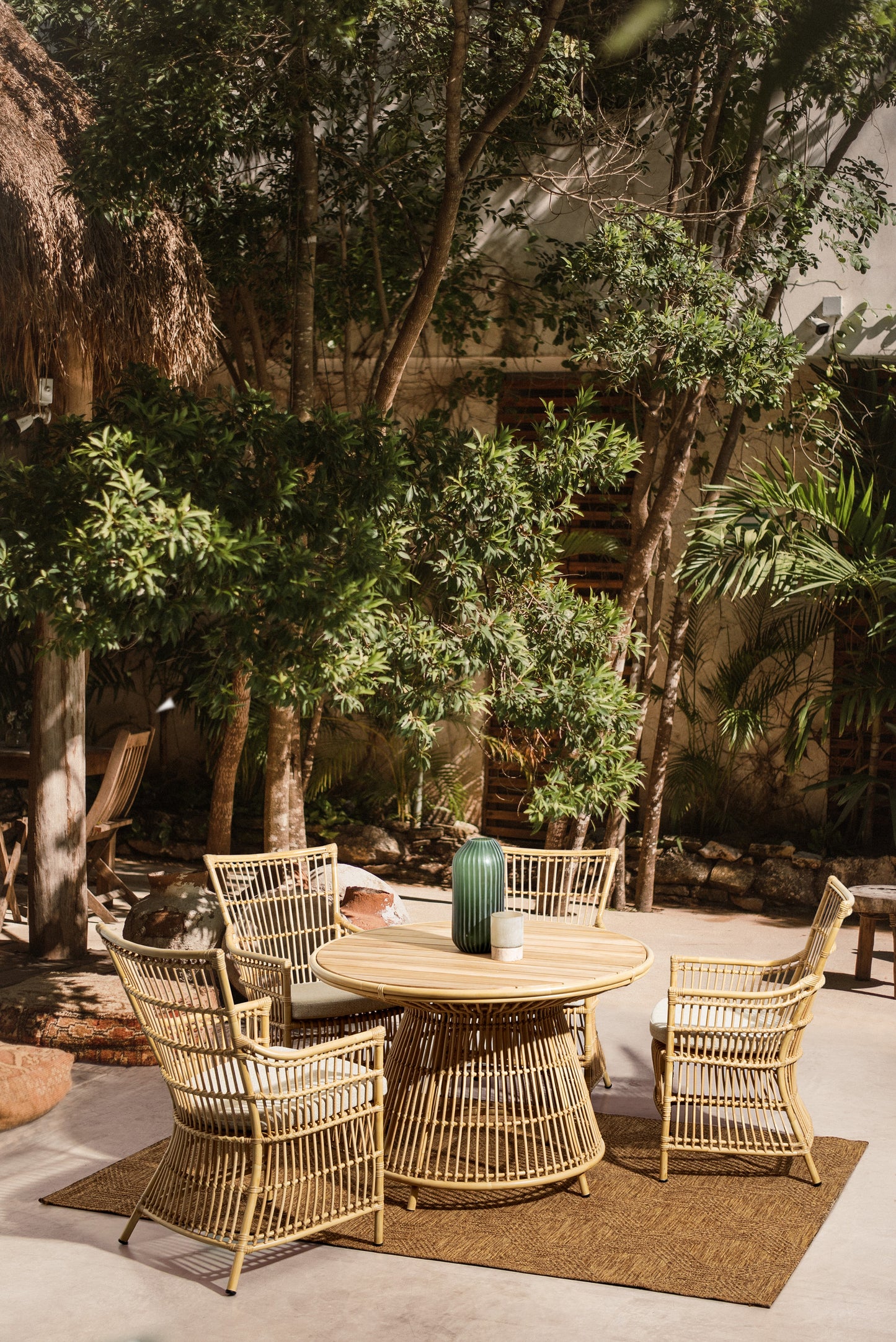Tavolo da esterno in alluminio effetto Rattan piano in Teak