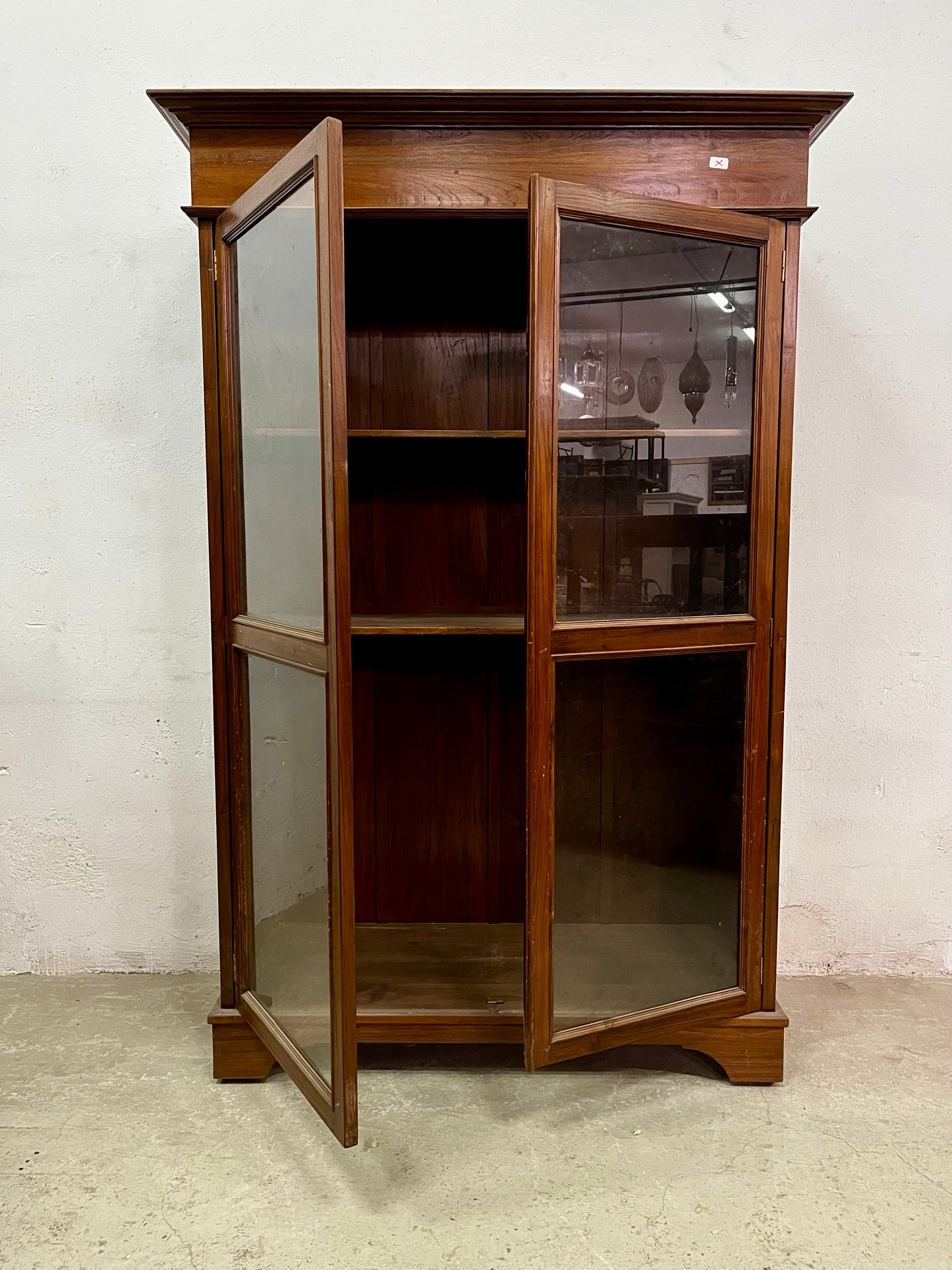 Vetrina coloniale in teak