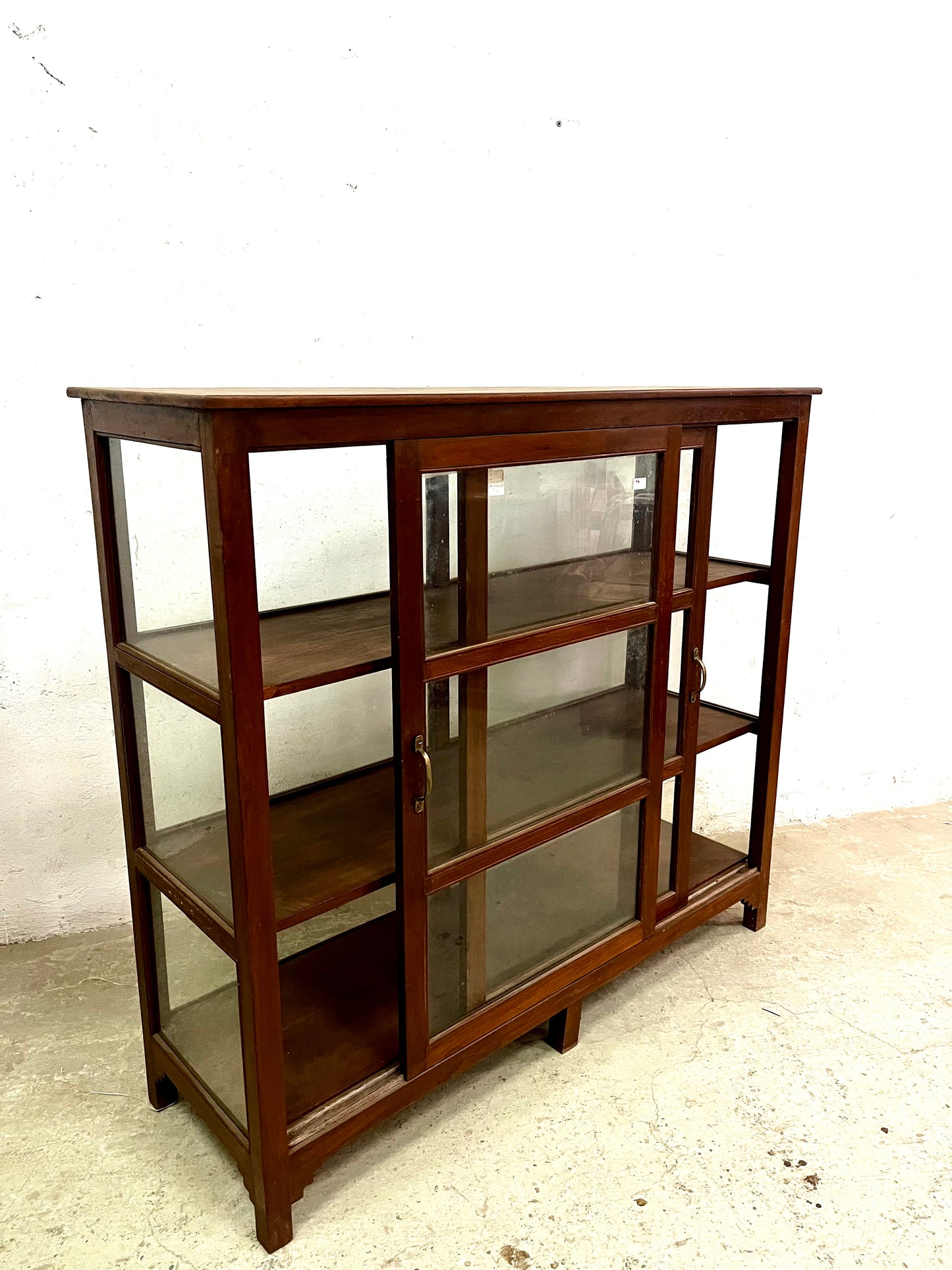 Vetrina espositore coloniale in teak ante scorrevoli