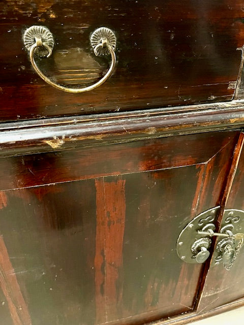 Credenza cinese originale in legno massiccio dipinto in lacca