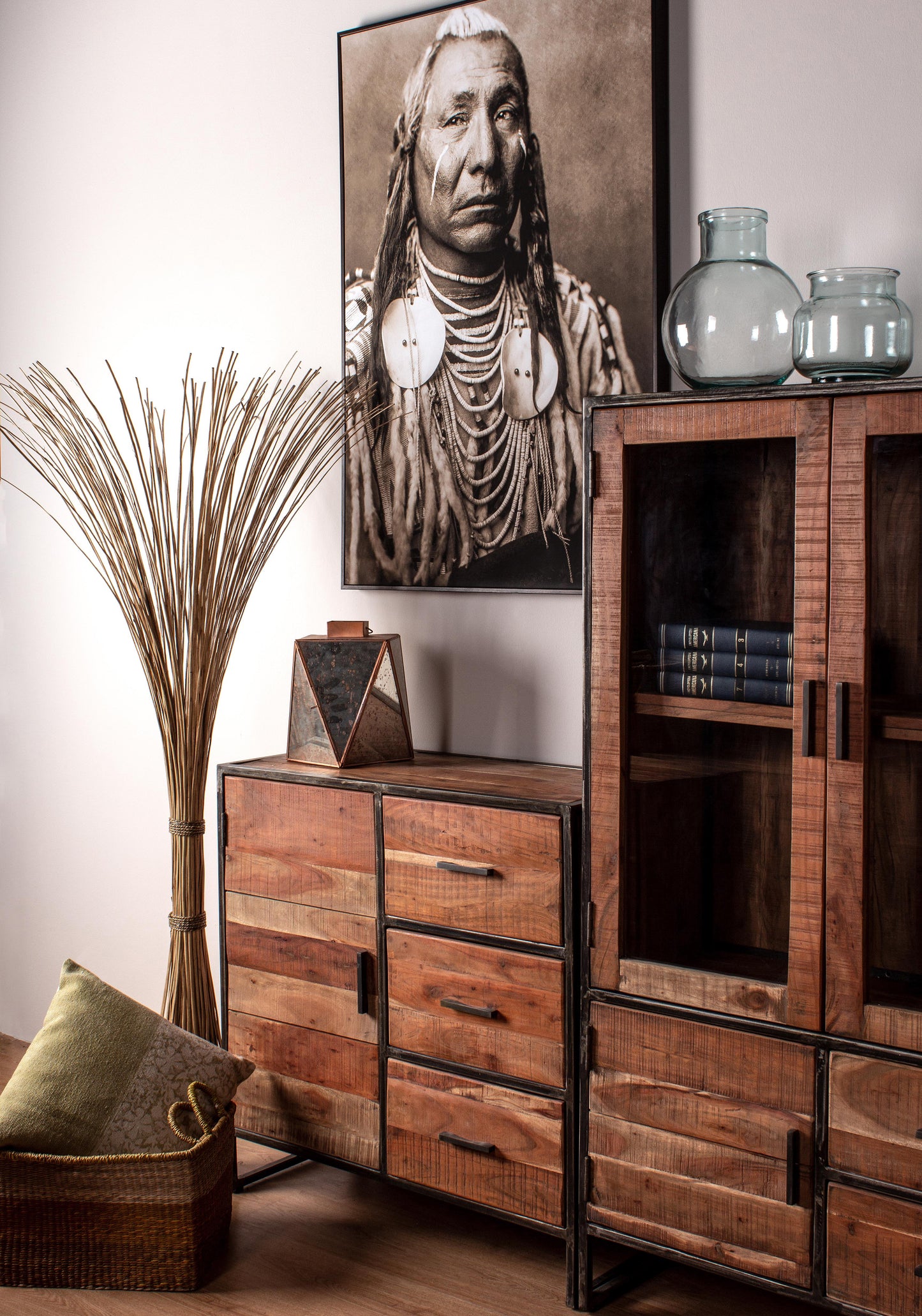 Mobile vetrina industrial 4 ante 4 cassetti