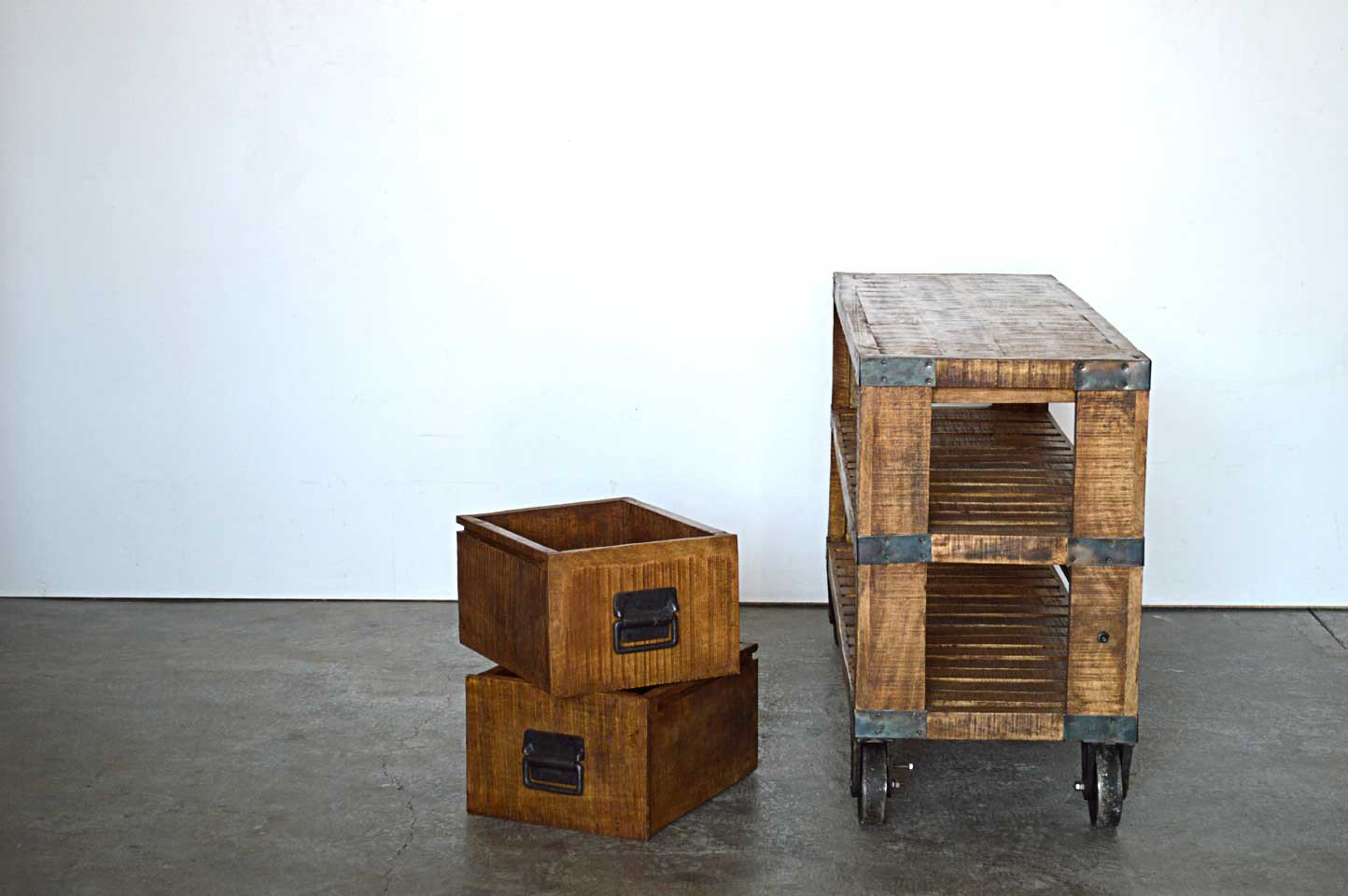 Credenza Porta TV Industrial con ruote in Legno Massello Country Rustico - 2 vani 2 cassetti -SAM14006- - lapagoda.net