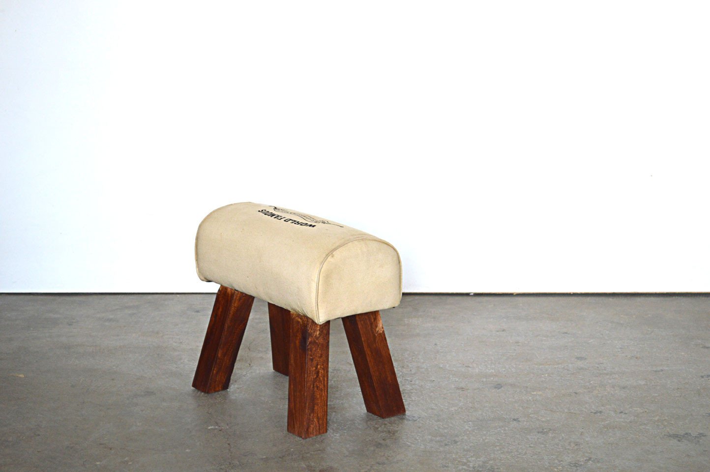 Cavallina Sgabello Cotone e Pelle Gambe in Legno Massello - BH288