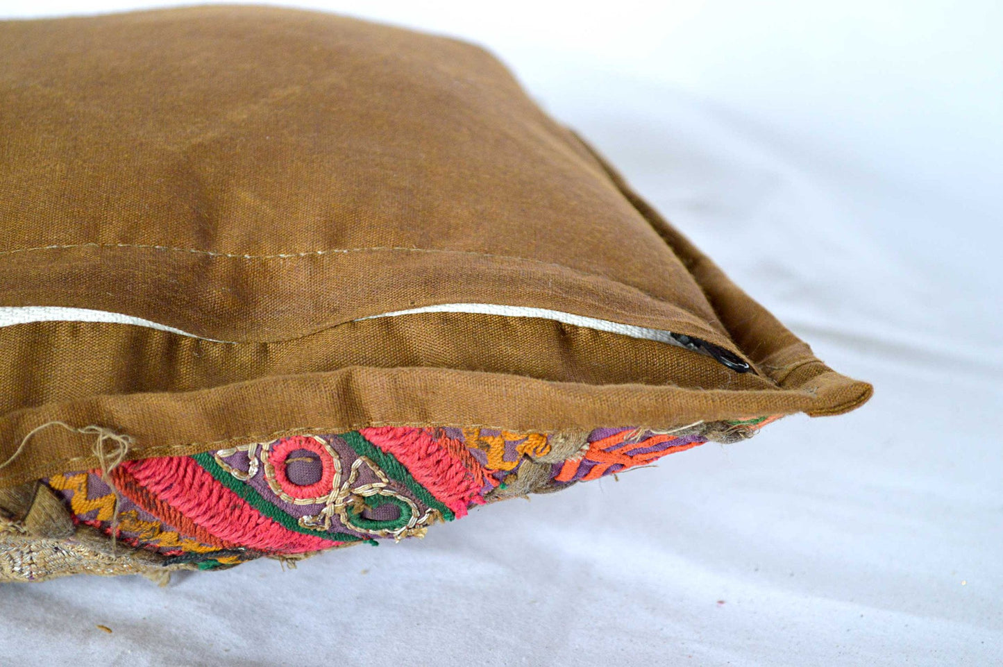 Federa Cuscino Piccolo in Stoffa Riciclata Cucita a Mano Afghanistan - lapagoda.net