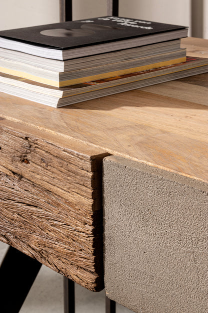 Scrivania industrial con frontale in legno ferro e cemento 2 cassetti