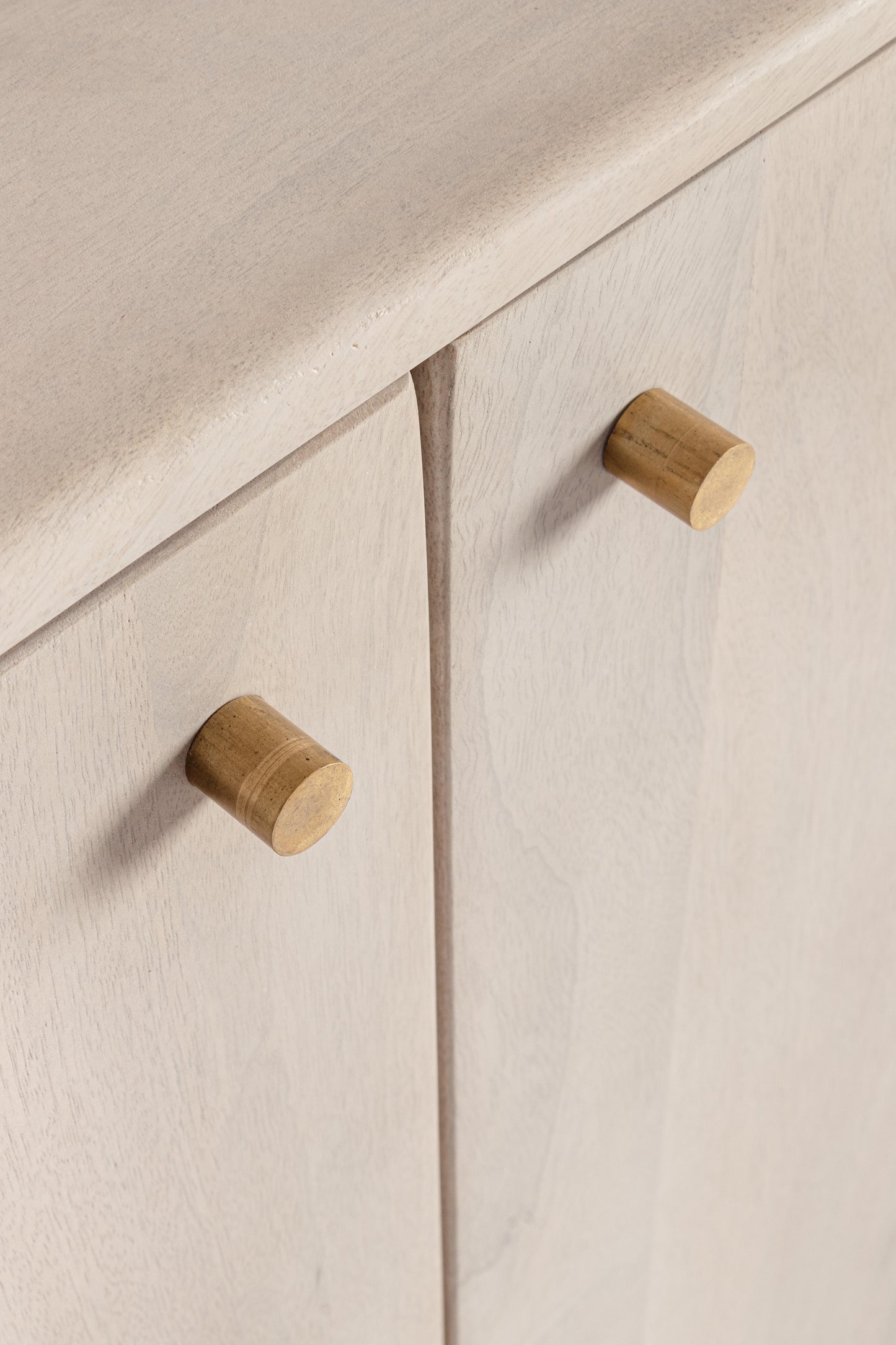 Credenza 4 ante design contemporaneo in legno massiccio