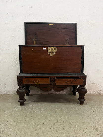 Baule coloniale in teak con intarsio ebano