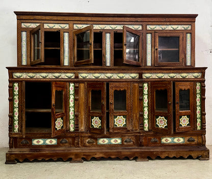 Vetrina originale epoca coloniale in legno di teak con ceramiche