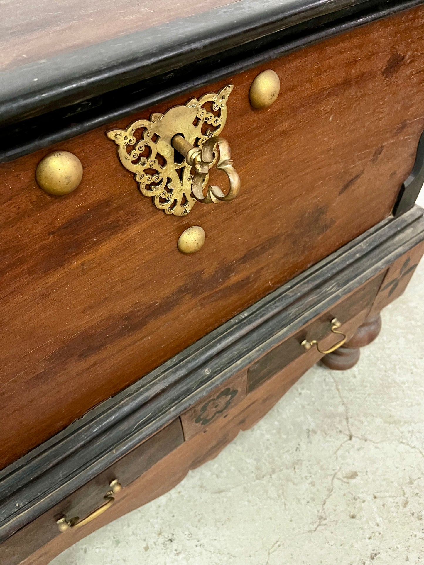 Baule coloniale intarsiato ebano e teak