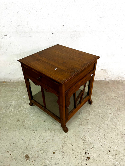 Tavolino vetrinetta coloniale in Teak