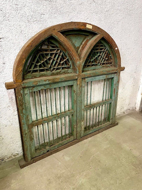 Antica Finestra Sindhi Indiana Originale in Legno Massiccio Dipinto con Vetri Colorati
