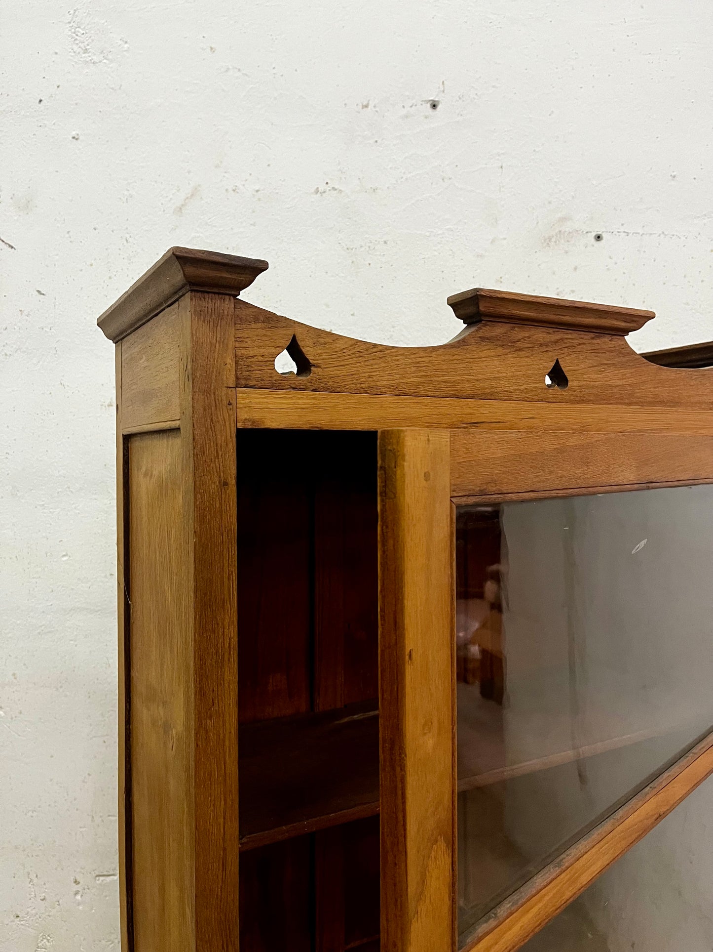 Vetrinetta coloniale in teak