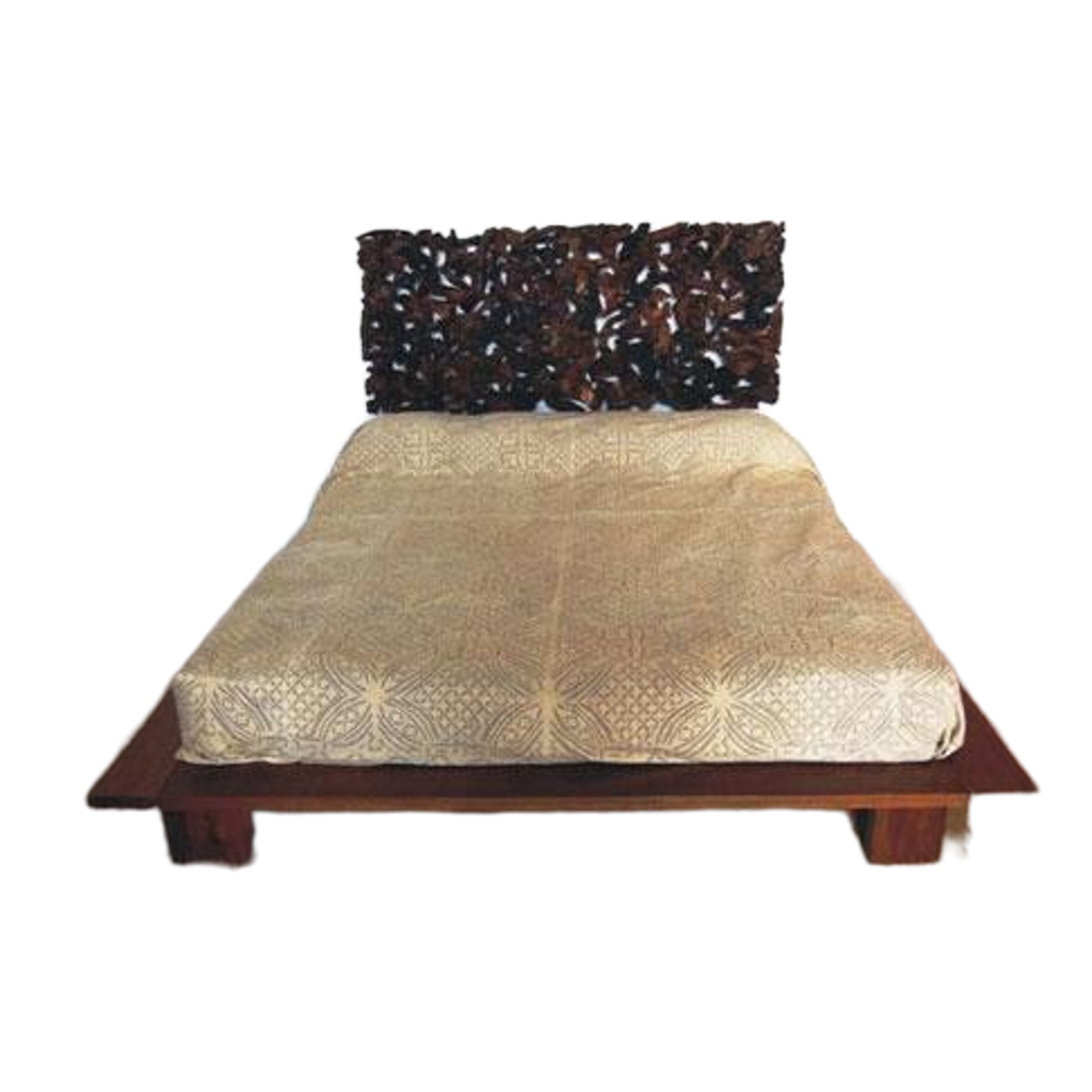 Letto etnico matrimoniale in legno massello con testata in corteccia