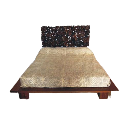 Letto etnico matrimoniale in legno massello con testata in corteccia