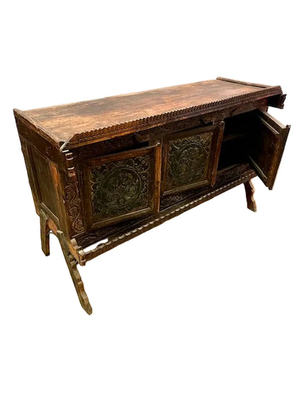 Credenza originale indiano con frontale finemente decorato piano