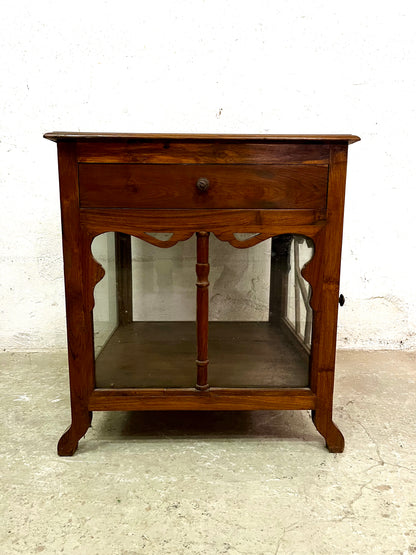 Tavolino vetrinetta coloniale in Teak
