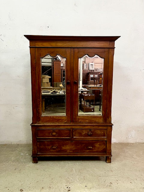 Armadio coloniale in legno di teak con specchi, vista frontale