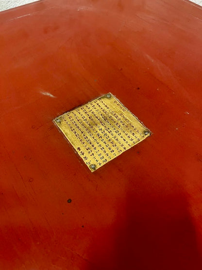 Tavolino da the Cinese laccato rosso legno e ottone