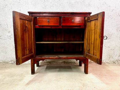 Credenza cinese d'epoca in legno di Cipresso in lacca rossa