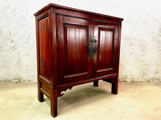 Credenza cinese d'epoca in legno di Cipresso in lacca rossa