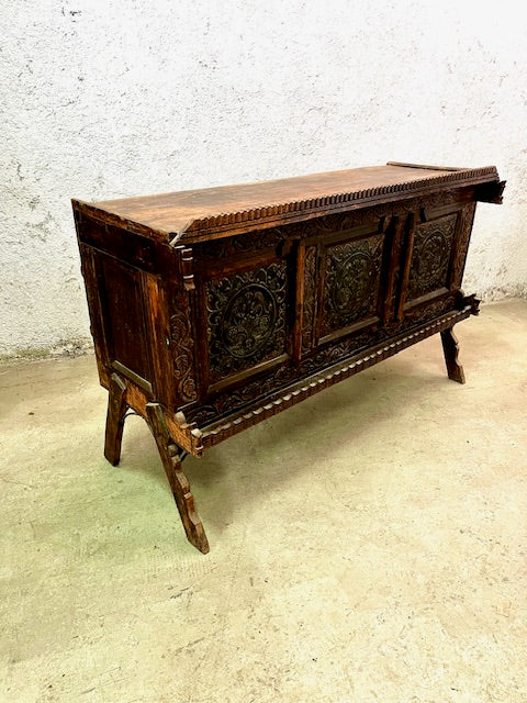 Mobile credenza indiana originale con fregi e decorazioni