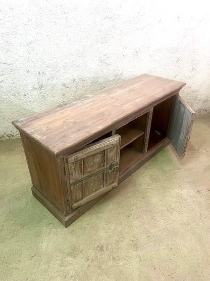 Credenza porta tv etnica India con vecchie ante in Teak