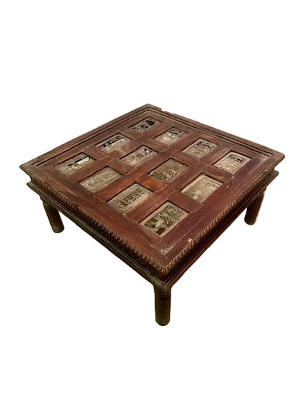 Tavolino indiano con formelle ottone orissa piano 