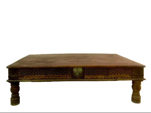 Tavolino indiano in Teak con fregio intarsiato e vetri dipinti frontale