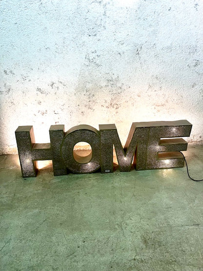 Insegna HOME Retro-Illuminata in Metallo di Recupero – Vintage Etnico Artigianale