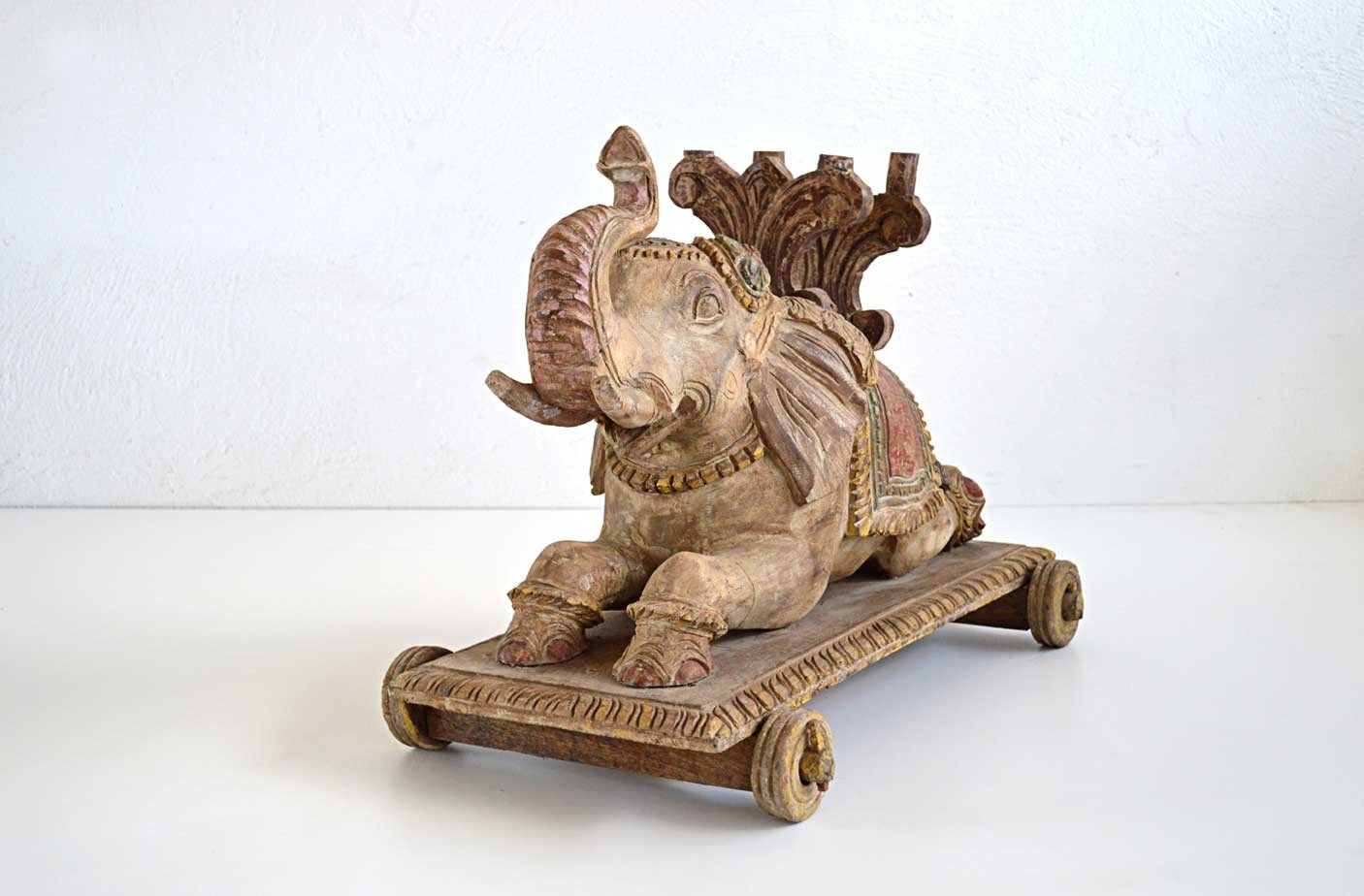 Elefante in Legno di Mango con Ruote - lapagoda.net