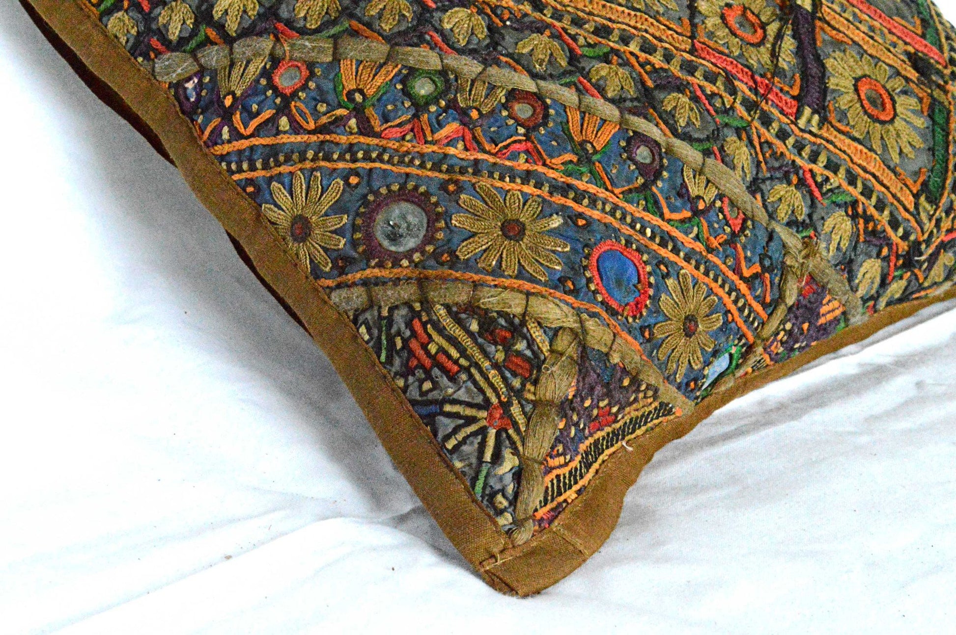 Federa Cuscino Piccolo in Stoffa Riciclata Cucita a Mano Afghanistan - lapagoda.net